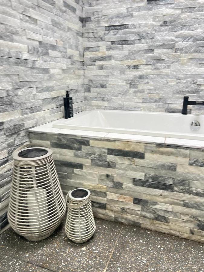 Central Belfast Modern Apartment Great Location Free Parking Buitenkant foto