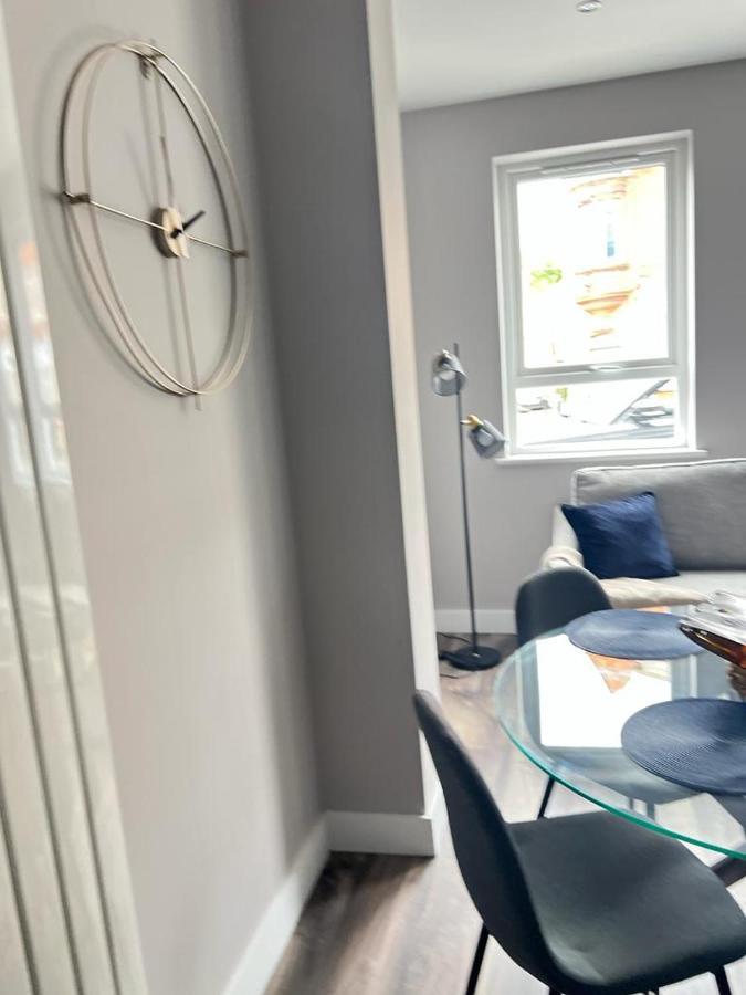 Central Belfast Modern Apartment Great Location Free Parking Buitenkant foto